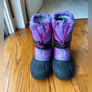 Girls Sorel snow boots! 💜